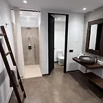 Marlux Luxury Piscine, Jacuzzi, Golf, Sea View 21p Estepona