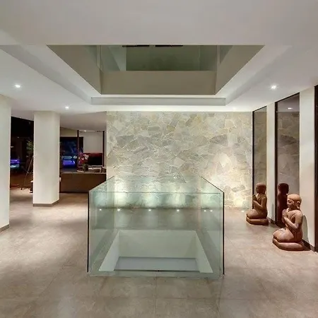 Marlux Luxury Piscine, Jacuzzi, Golf, Sea View 21p 빌라 에스테포나