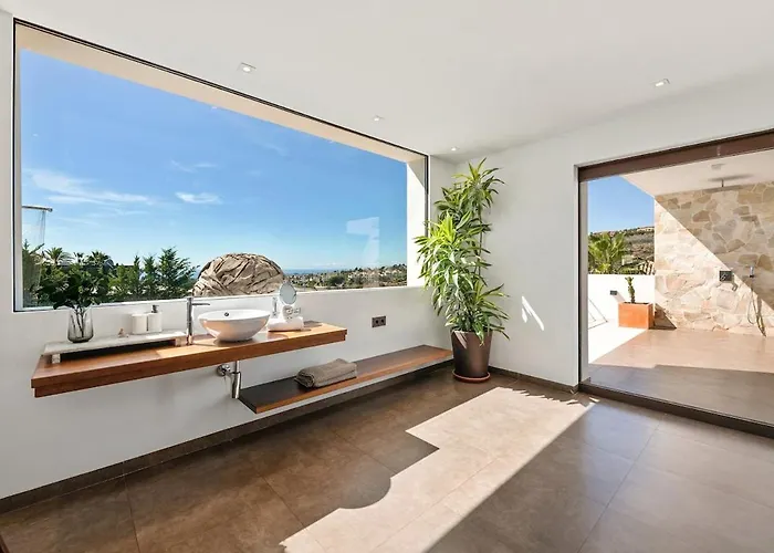 Marlux Luxury Piscine, Jacuzzi, Golf, Sea View 21p *