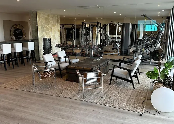 Marlux Luxury Piscine, Jacuzzi, Golf, Sea View 21p * Estepona