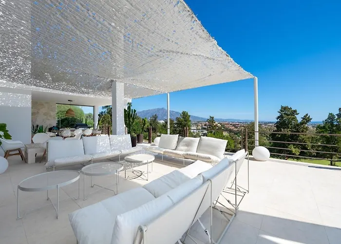 Marlux Luxury Piscine, Jacuzzi, Golf, Sea View 21p Estepona