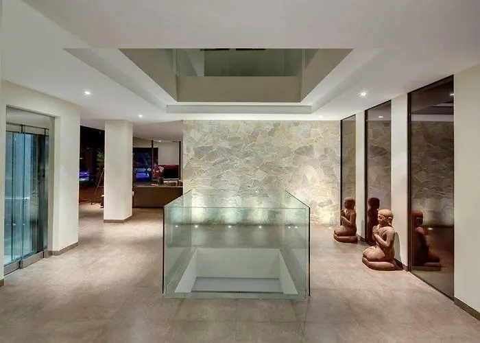 Marlux Luxury Piscine, Jacuzzi, Golf, Sea View 21p Villa Estepona